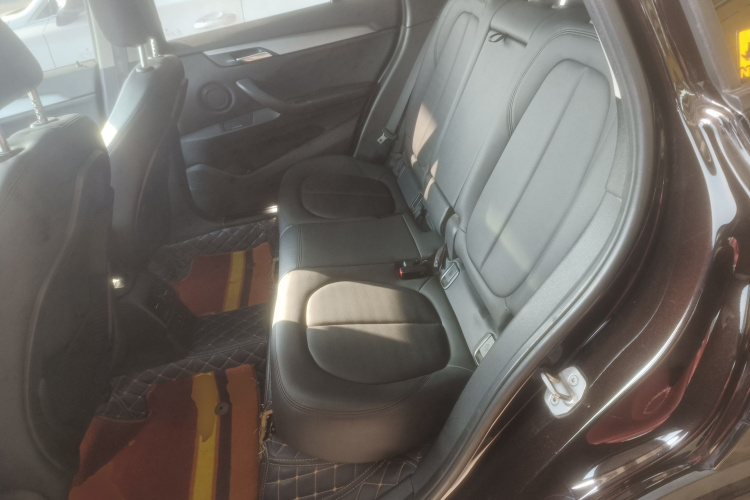 宝马X1 2019款 sDrive18Li 时尚型中控内饰21