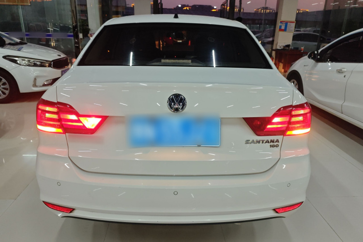 大众 桑塔纳 2016款 1.6L 手动舒适版车身外观6