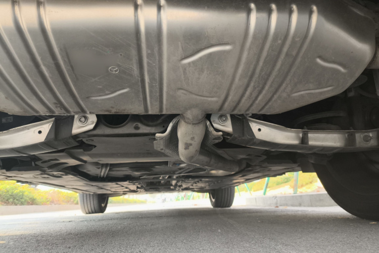 奔驰GLB 2022款 改款二 GLB 200 时尚型局部细节9009