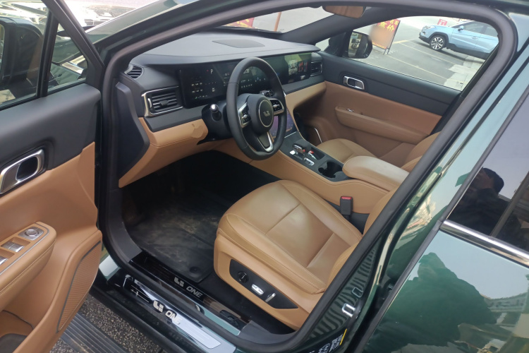 理想汽车 理想ONE 2021款 增程6座版中控内饰7003