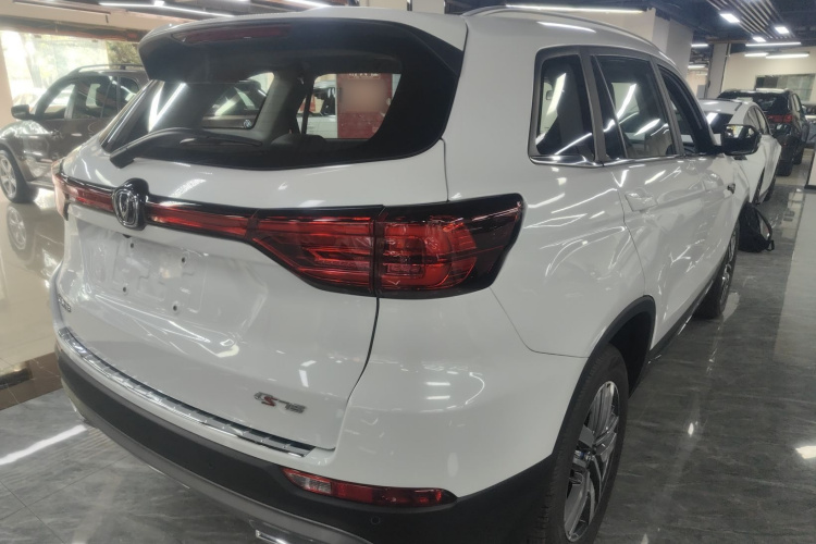 长安CS75 2024款 畅享版 1.5T DCT豪华型车身外观7