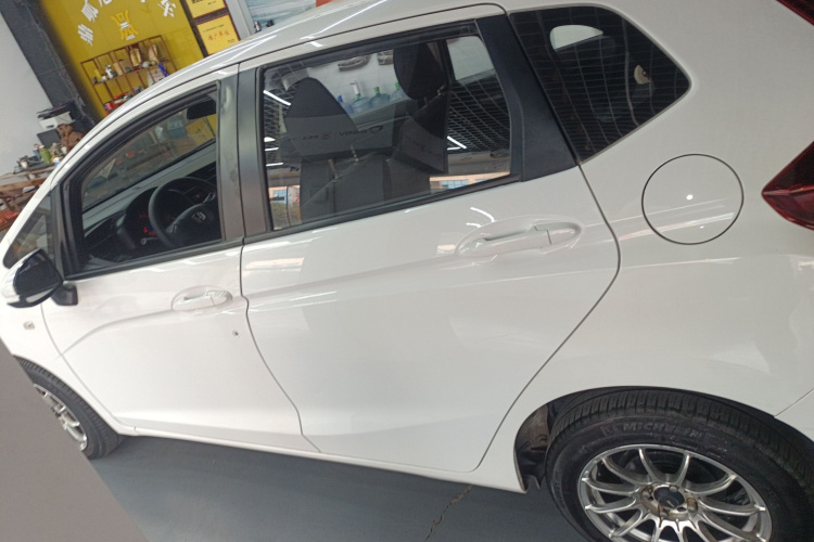 本田 飞度 2018款 1.5L 手动舒适版车身外观4