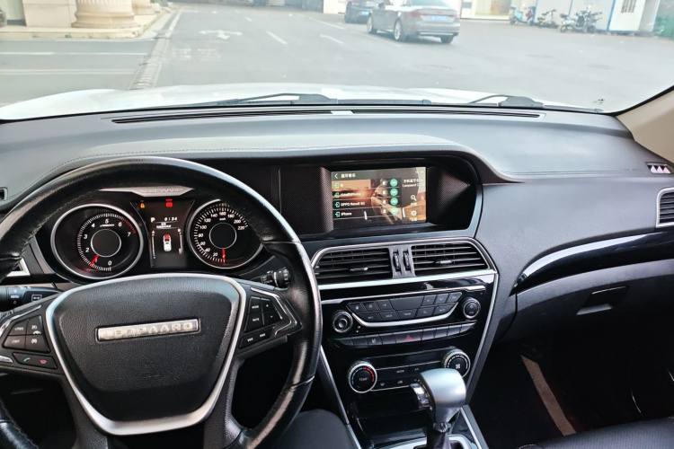 猎豹汽车 猎豹CS10 2017款 2.0T 自动都市型中控内饰12