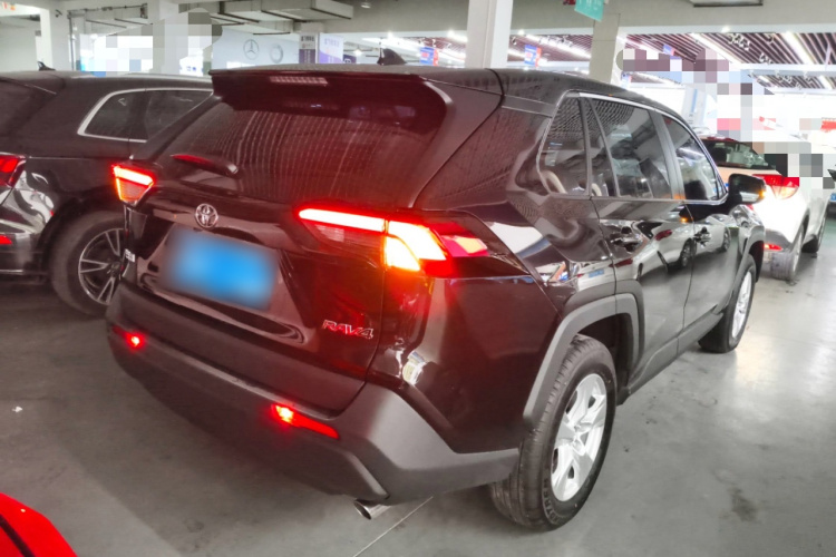 丰田 RAV4荣放 2024款 2.0L CVT两驱都市版车身外观6005