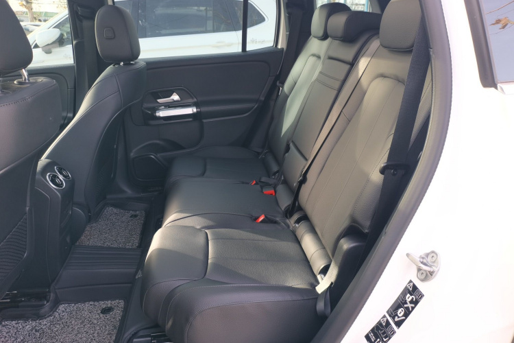 奔驰GLB 2023款 GLB 220 时尚型中控内饰21