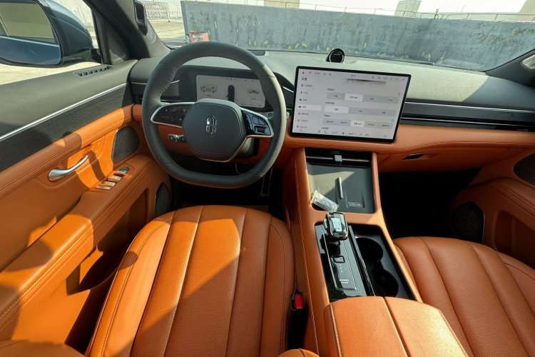 鸿蒙智行 问界M7 2024款 1.5T 智驾四驱Ultra版 5座中控内饰7004