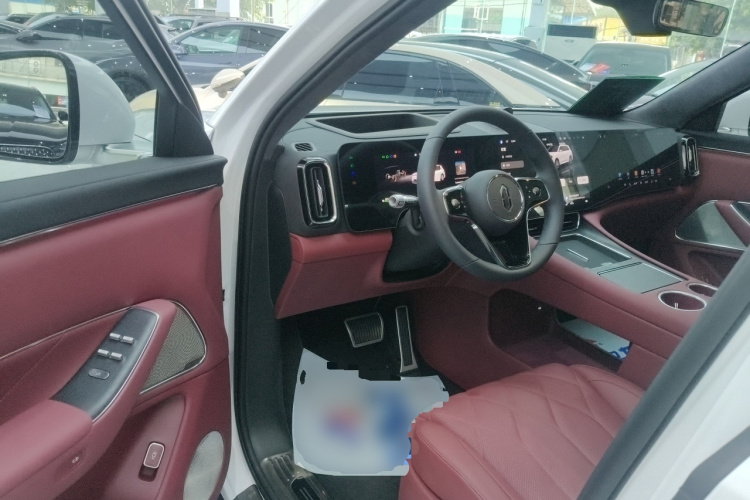 鸿蒙智行 问界M8 2025款 增程 Max+版 53.4kWh 5座版中控内饰7003