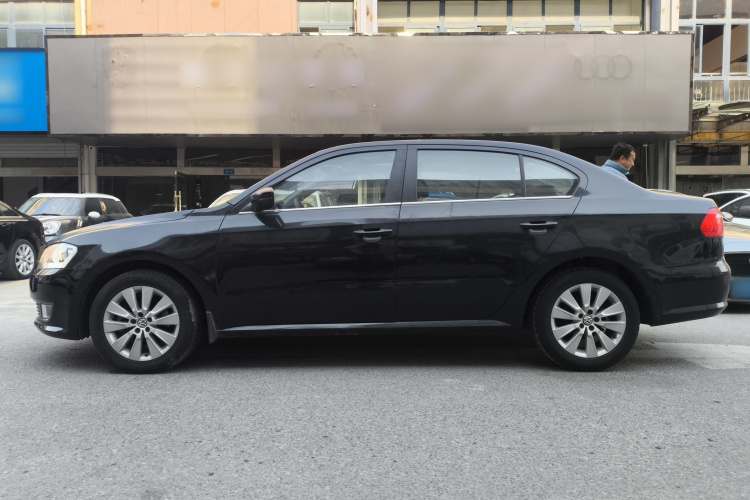 大众 朗逸 2013款 改款经典 1.6L 手动舒适版车身外观4