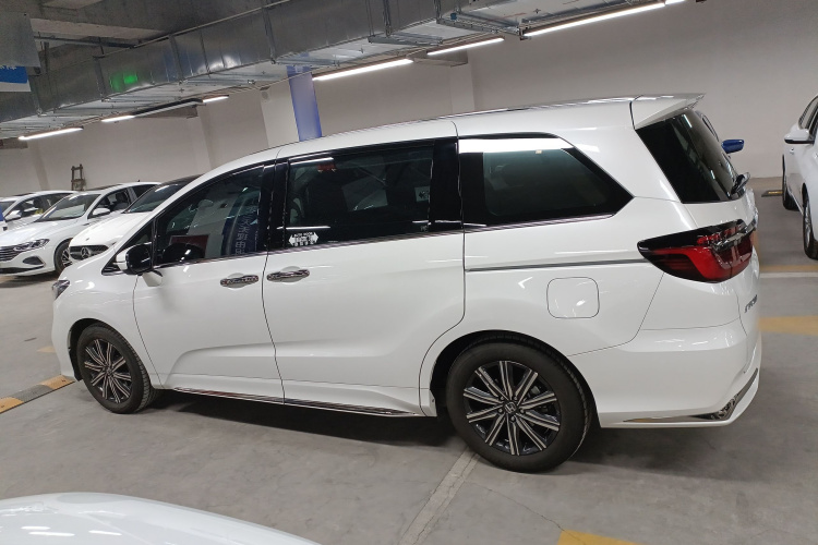 本田 奥德赛 2024款 2.0L e:HEV 锐·悦享版车身外观4