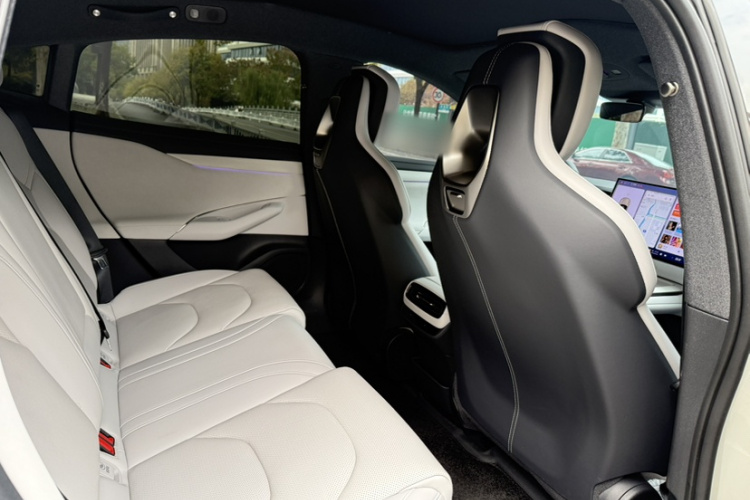 小米汽车 小米SU7 2024款 后驱超长续航高阶智驾Pro版中控内饰7005