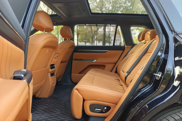 东风奕派 eπ008 2025款 210Max增程版 5座中控内饰7002