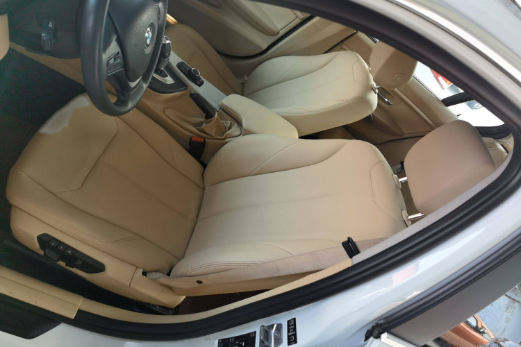 宝马3系 2013款 320Li 时尚型中控内饰7003