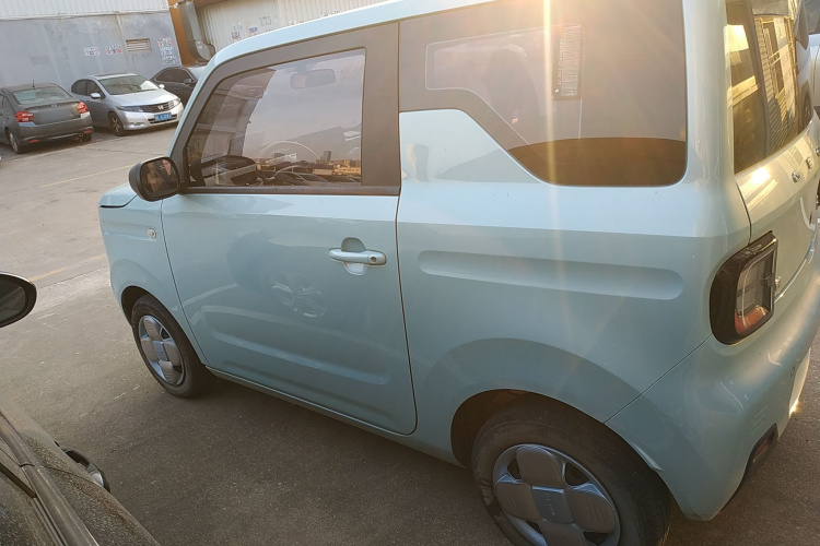 吉利银河 2023款 熊猫mini 200km 耐力熊车身外观4