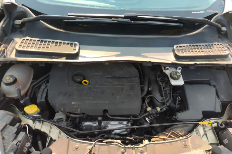 福特 翼虎 2017款 EcoBoost 180 四驱尊翼型机舱底盘24