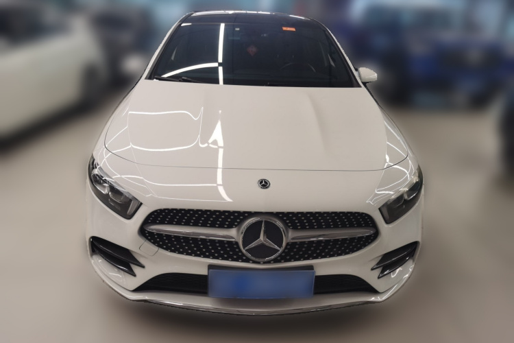 奔驰A级 2019款 A 200 L 运动轿车车身外观2