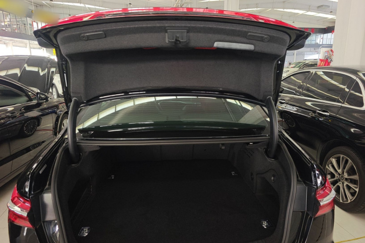 奥迪A6L新能源 2020款 55 TFSI e quattro机舱底盘23