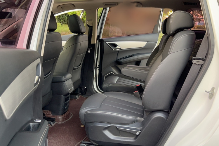 比亚迪 宋MAX 2021款 升级版 1.5T 自动豪华型 6座中控内饰7005