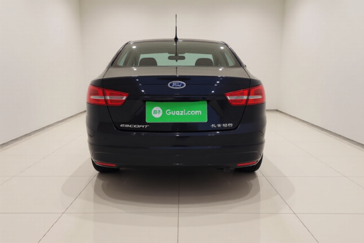 福特 福睿斯 2015款 1.5L 手动舒适型车身外观6