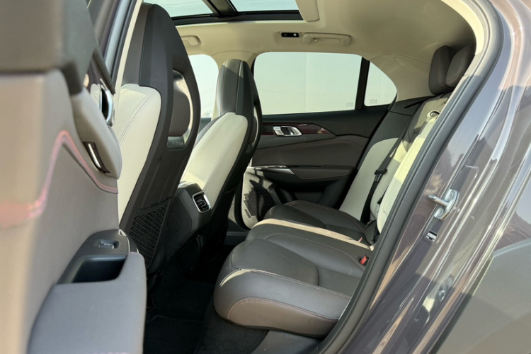 领克02 2019款 高能版 2.0T 自动两驱耀Pro版 国VI中控内饰7001