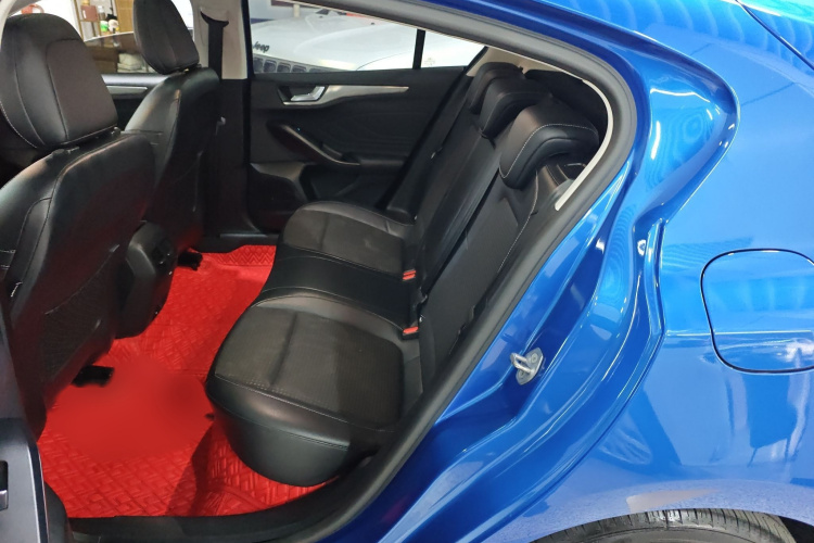 福特 福克斯 2020款 两厢 EcoBoost 180 自动锋潮型中控内饰7004