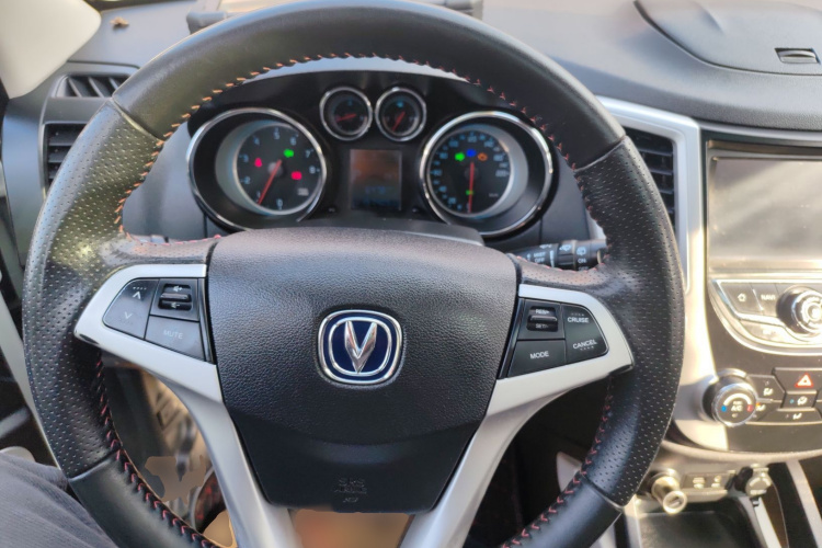 长安CS35 2014款 1.6L 自动豪华型 国IV中控内饰13