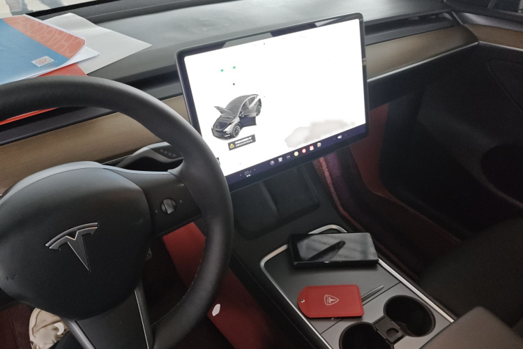 特斯拉 Model Y 2021款 标准续航后驱版中控内饰7002