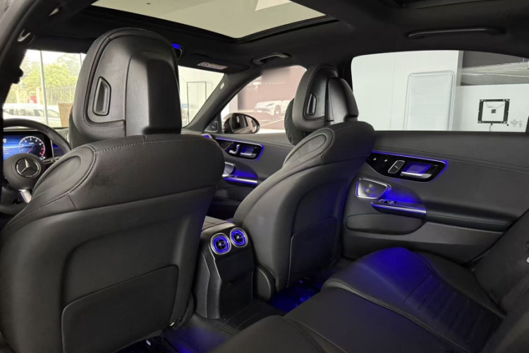 奔驰C级 2025款 C 260 L 皓夜运动版中控内饰7005