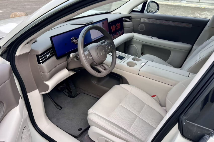 智己汽车 智己LS6 2026款 增程 52 Max中控内饰7001