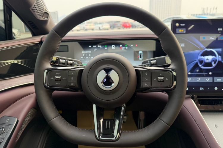 腾势Z9GT 2024款 1100四驱Max版局部细节13