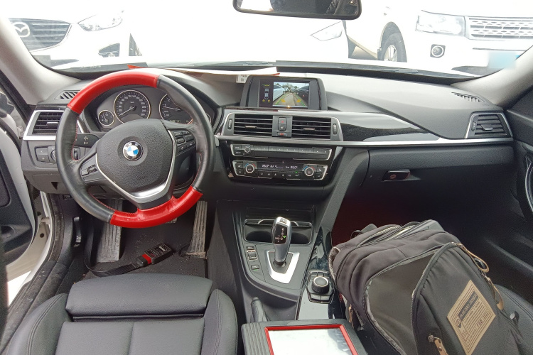 宝马3系GT 2018款 320i 时尚型中控内饰7002