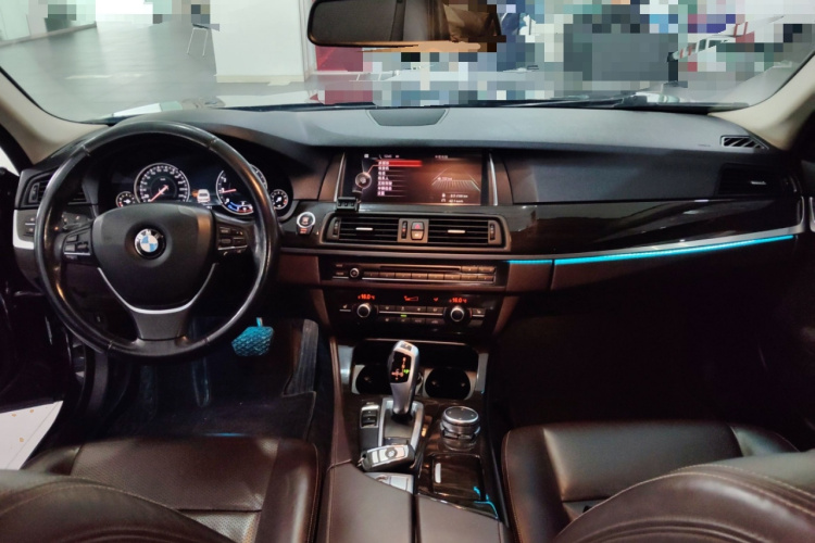 宝马5系 2017款 525Li 豪华设计套装中控内饰7002