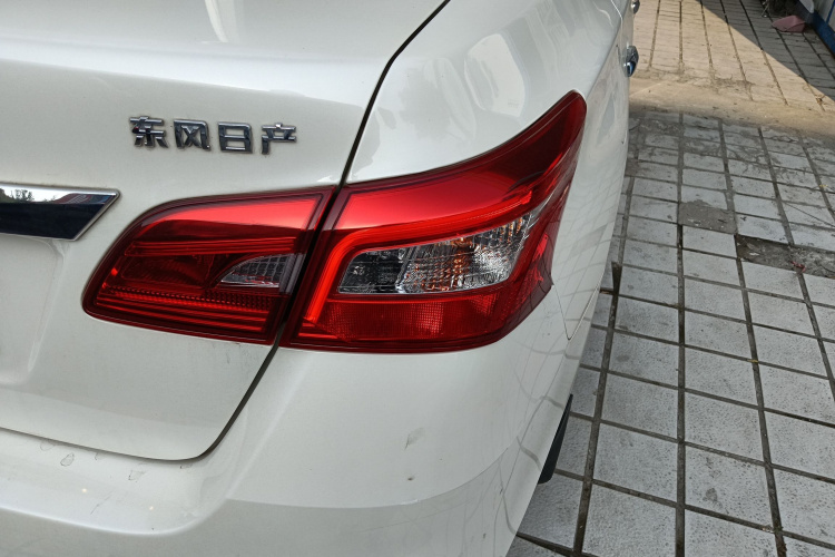 日产 轩逸 2024款 经典 1.6XE CVT舒适版车身外观9