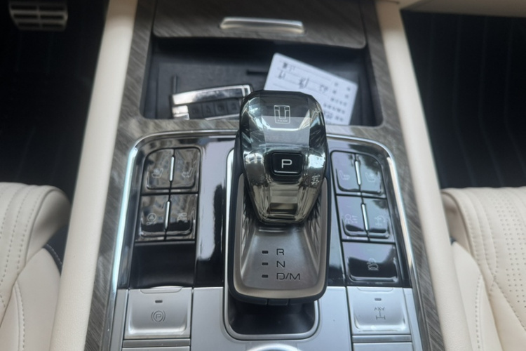 坦克500 2022款 3.0T 运动版 造境型 5座中控内饰7009