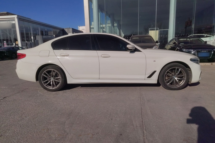 宝马5系(进口) 2019款 改款 525i M运动套装车身外观6002