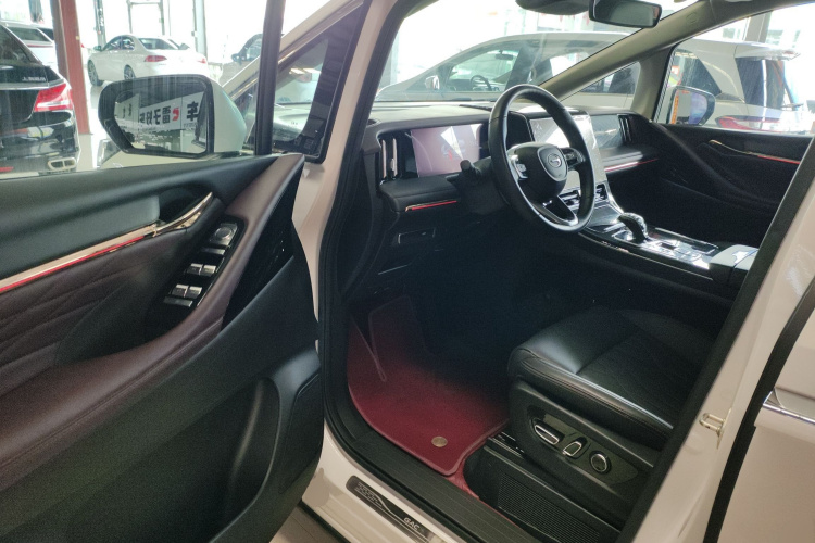 广汽传祺 传祺M8 2024款 大师系列 400T 至尊版中控内饰20