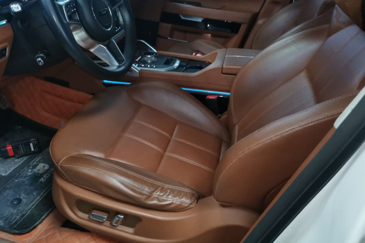 众泰T700 2017款 2.0T 自动尊享型中控内饰19