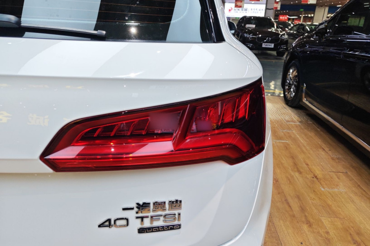 奥迪Q5L 2018款 40 TFSI 荣享进取型 国V车身外观6006