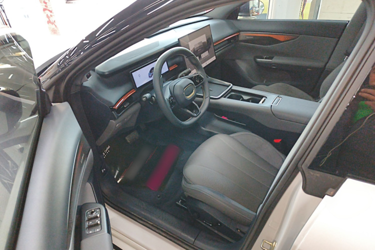 领克07 2024款 EM-P 126长续航 Ultra中控内饰7003