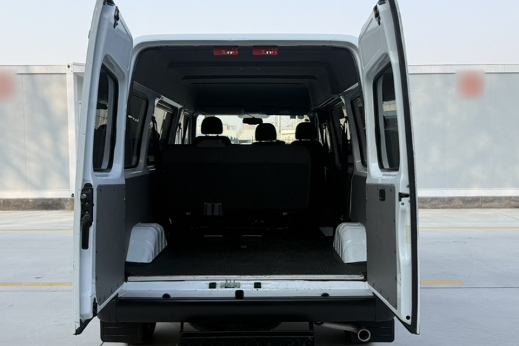 江铃 特顺 2019款 2.8T商运型短轴中顶6座国VI JX493局部细节23