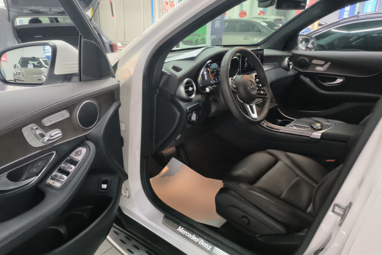 奔驰GLC 2022款 GLC 260 L 4MATIC 豪华型中控内饰7003