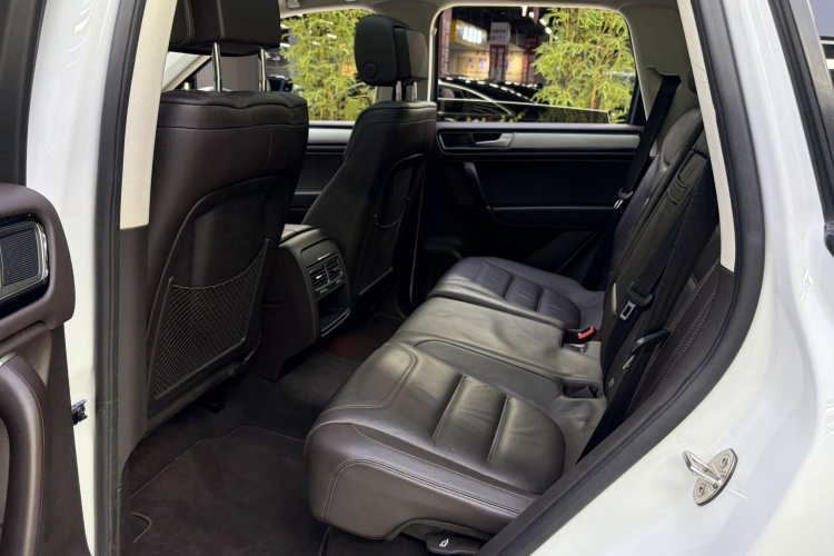 大众 途锐 2015款 3.0TSI 标配型中控内饰7007