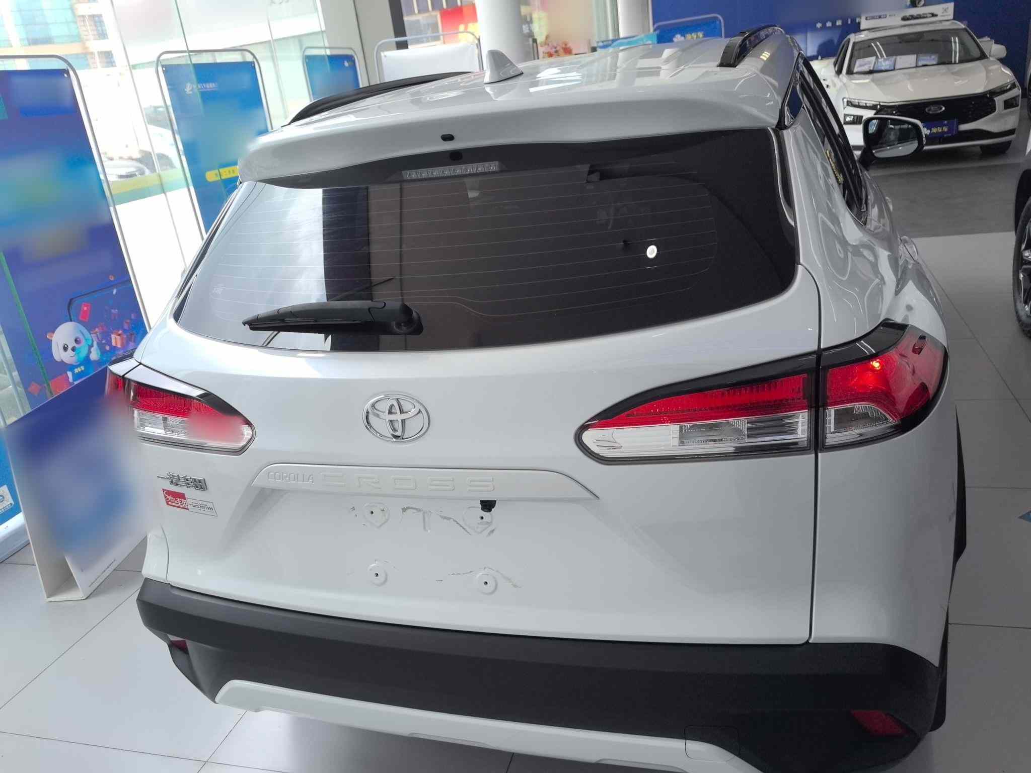 丰田 卡罗拉锐放 2024款 2.0L 先锋版(3)