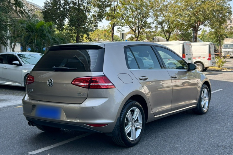 大众 高尔夫 2016款 230TSI 自动舒适型车身外观6003