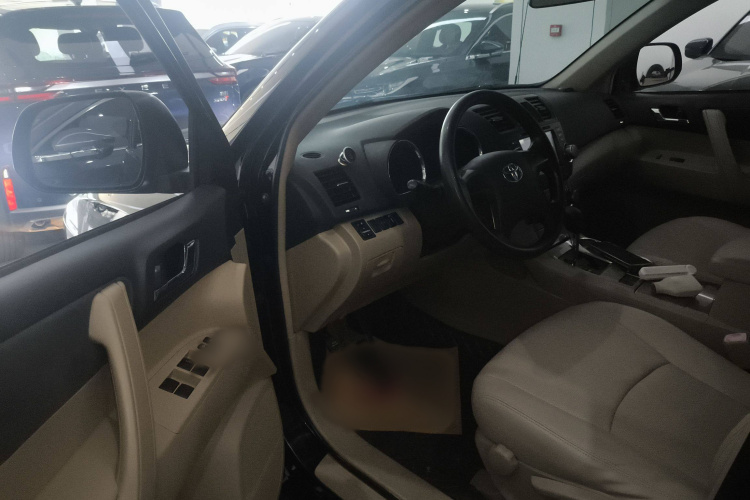 丰田 汉兰达 2012款 2.7L 两驱5座精英版中控内饰7003