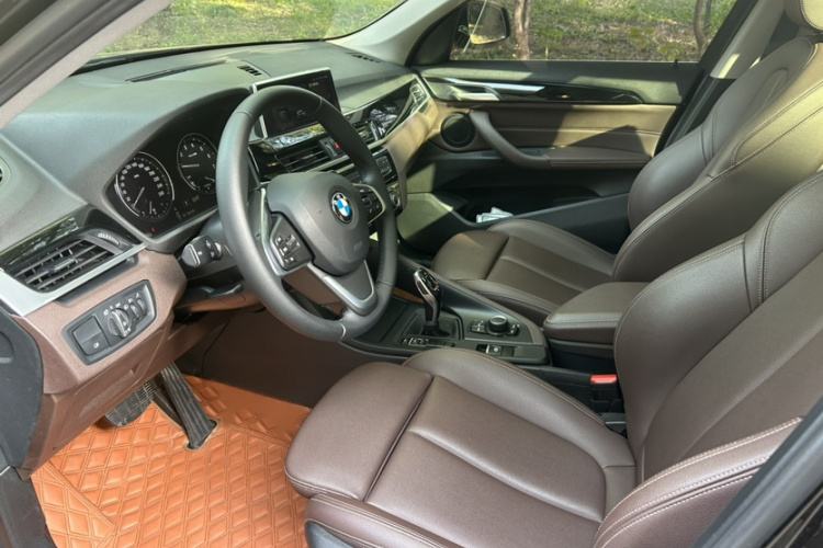 宝马X1 2020款 sDrive20Li 时尚型中控内饰7002