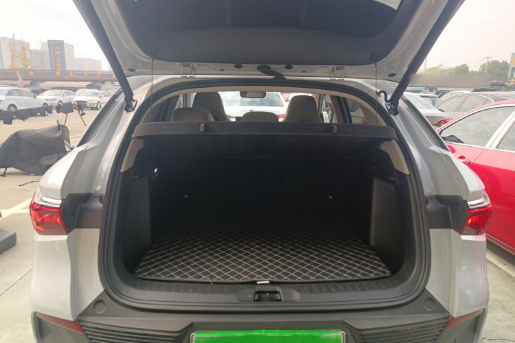 比亚迪 元PLUS 2024款 荣耀版 510KM 卓越型机舱底盘23