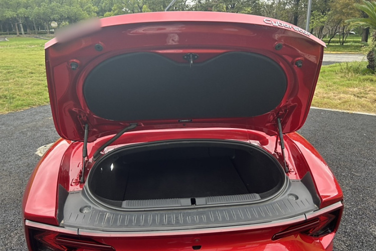 名爵 MG Cyberster 2024款 520km 传奇四驱版中控内饰7001