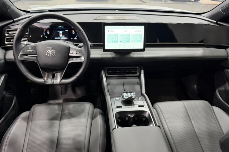 比亚迪 秦L 2024款 DM-i 80KM领先型中控内饰7001