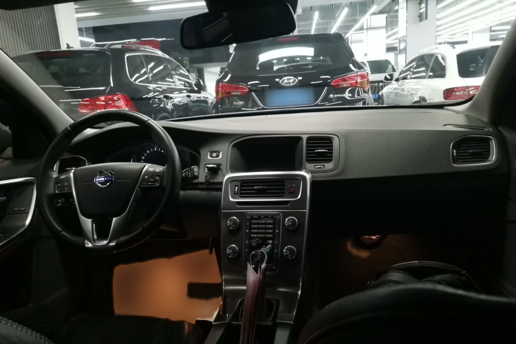 沃尔沃V60 2014款 T5 智雅版中控内饰7002