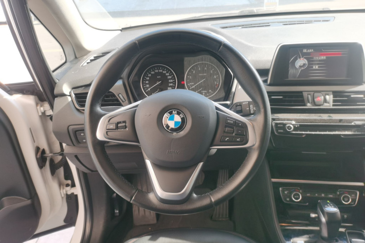 宝马2系旅行车(进口) 2015款 218i 领先型中控内饰13